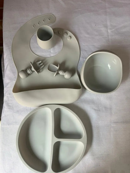 VAJILLA DE SILICONA CON BABERO PARA BEBES