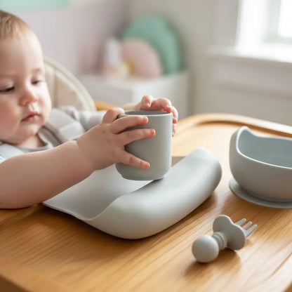 VAJILLA DE SILICONA CON BABERO PARA BEBES